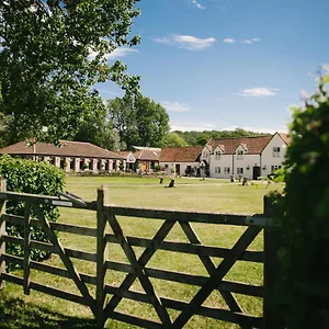 Farm stay Aldwick Estate